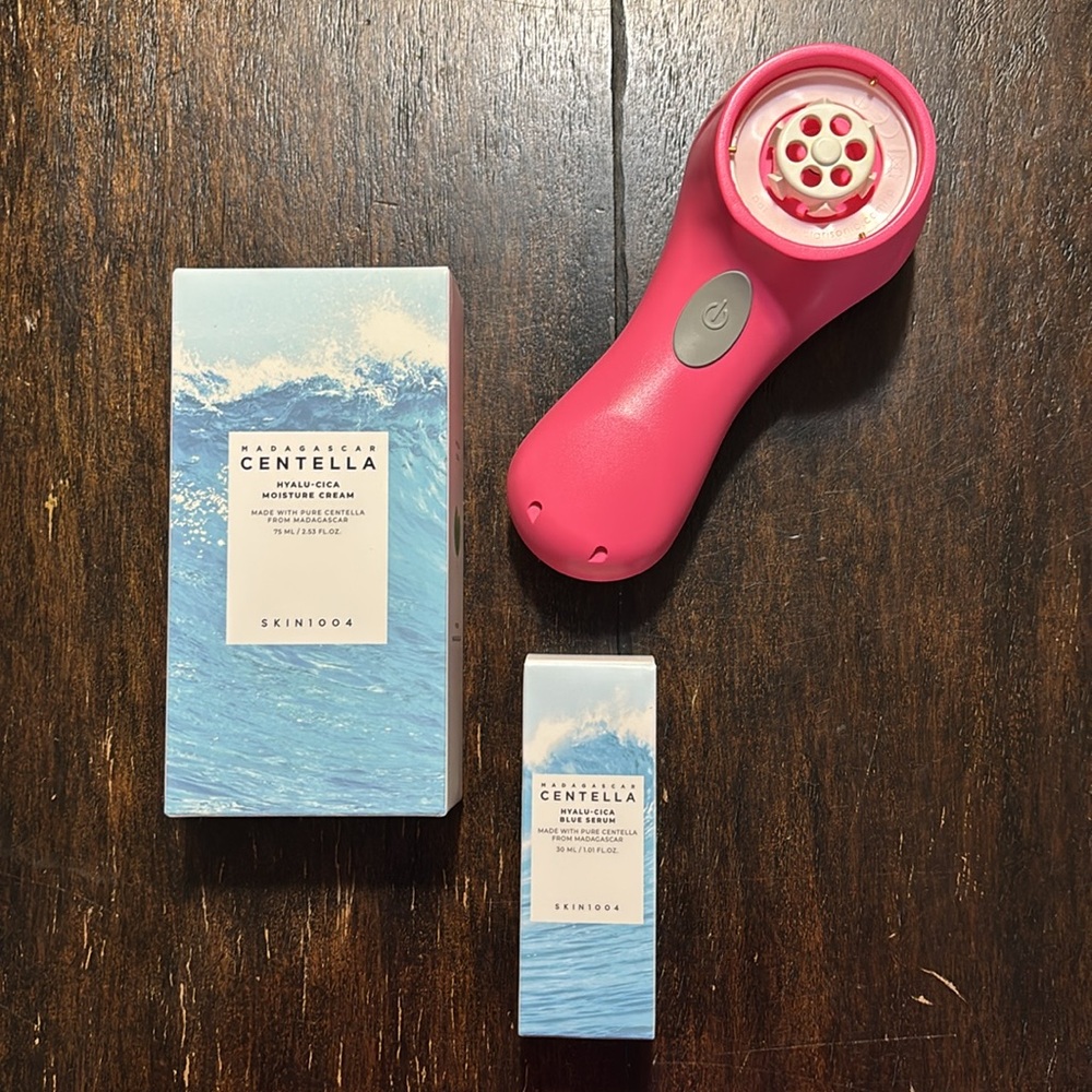 Hot Pink Clarisonic Mia 🩷 with Charger and Extra-Special Skincare Gift! - Picture 9 of 12